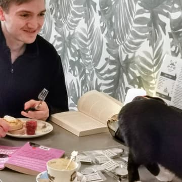 Cover Image for Bookclub 010 x Pebbles present: Silent Bookclub Breakfast📚😸