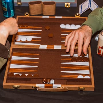 Cover Image for Backgammon Social x Flores