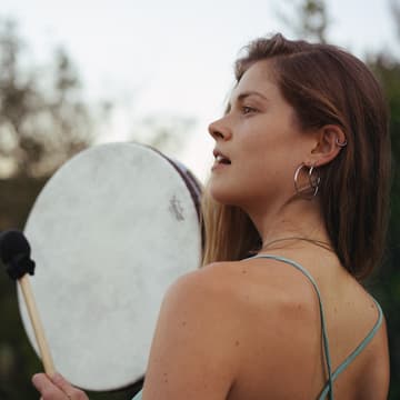 Cover Image for CACAO & SACRED SINGING CIRCLE w/ Anna Louve
