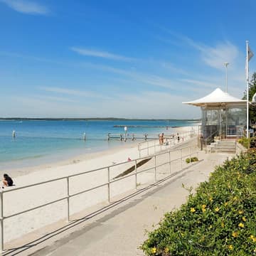 Cover Image for 19/04 - She Walk Brighton Le Sands Scenic Coastal Walk