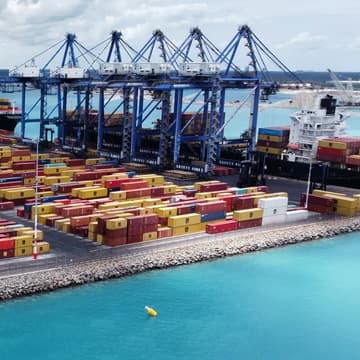Cover Image for Introducing the “Fleet-in-a-Box” Initiative: Electrifying The Bahamas’ Commercial Fleet