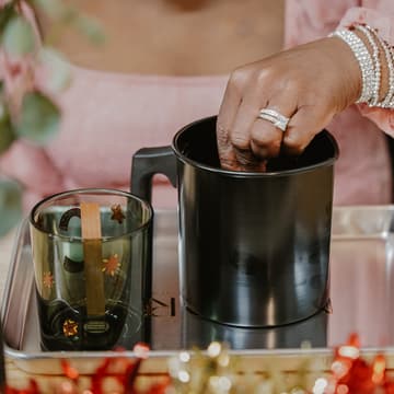 Cover Image for Holiday Candle + Crafts Class