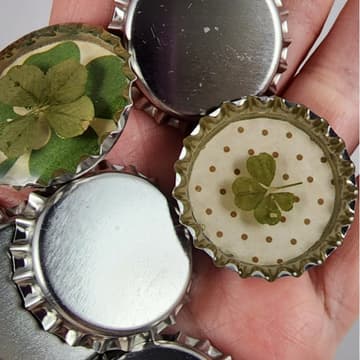 Cover Image for craft club: resin magnets