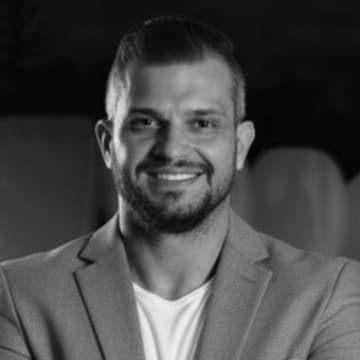 Cover Image for 🔔 Prof. Marlon Scharf: Lentes em Resina Composta na Técnica Híbrida