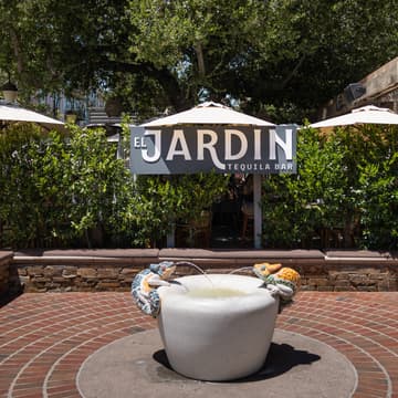 Cover Image for Maker's Market