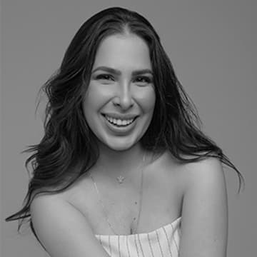 Cover Image for 🔔 Profª. Amanda Valente: Abordagens minimamente invasivas em tratamentos estéticos com resina composta