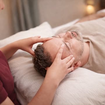 Cover Image for Regen Day: Access Bars or Reiki