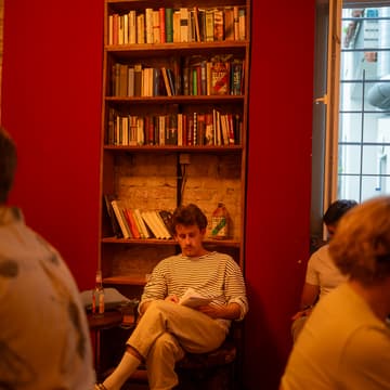 Cover Image for Offline Hangout | Café Engels