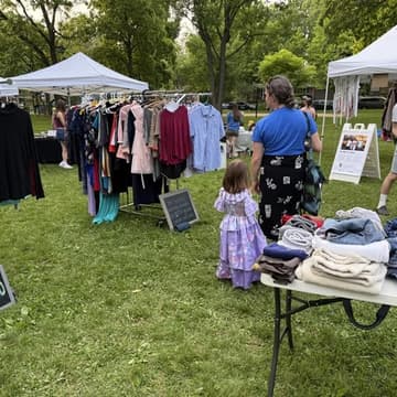 Cover Image for Winter Children's Clothing Swap: Apple Playschools