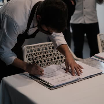 Cover Image for Taller de creación de recetas y organizacion del conocimiento culinario con IA