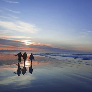 Cover Image for Sunrise Beach Walk