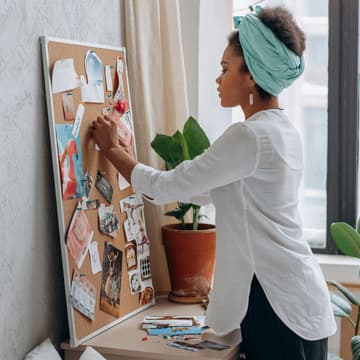 Cover Image for (Free) Tampa-area women's 35+ meetup, Vision Boards Making