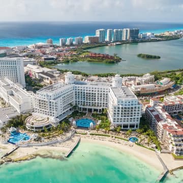 Cover Image for Cancun, Mexico Adventure – 4 Days / 3 Nights of Pure Fun!