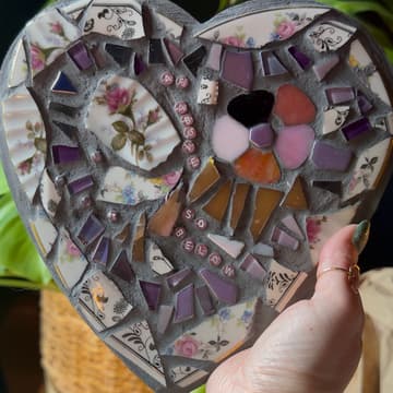 Cover Image for Pretty little Pieces - A Vintage Mosaic Workshop