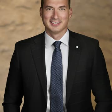 Cover Image for Diversify Beyond Rentals: Private Real Estate & Clean Energy Investing