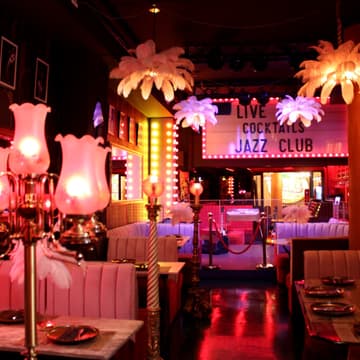 Cover Image for 🧠 BAR QUIZ & CHILL NIGHT — Trivia with a Twist