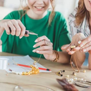 Cover Image for (FREE) Jewelry Making Meetup with Joelene for 35+ Women