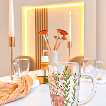 Cover Image for Kūrybinė edukacija: stiklinių puodelių dekoravimas Vilniuje (MOKAMAS)