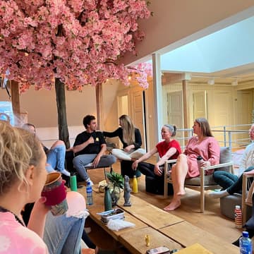 Cover Image for Yogalærerutdanning Intensive — april 2026