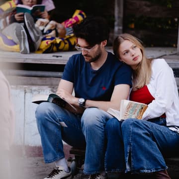 Cover Image for 1-Hour Reading Fête | FREE XL Stunt 📚 | Eiffel Tower Edition I Passerelle Debilly
