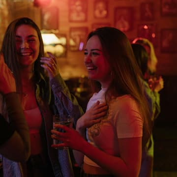 Cover Image for 💛✨ Speed Friending Night at MMF ✨💛 Lisbon