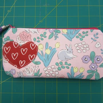 Cover Image for Sewing Workshop: Zipper Pouch