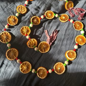 Cover Image for clay club: dried orange garlands