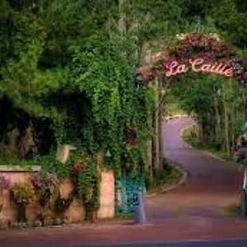 Cover Image for La Caille Karaoke Night