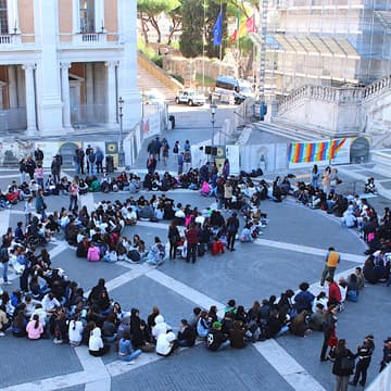 Cover Image for Giornalismo nonviolento -Uno sguardo sul giornalismo da un altro punto di vista
