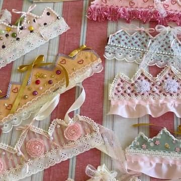 Cover Image for craft club: felt crowns
