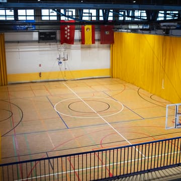 Cover Image for Indoor Pickup Basketball at La Fundi