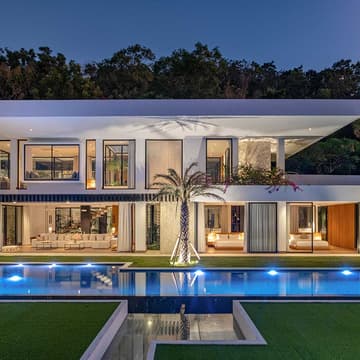 Cover Image for EDGE Lock-in Compound — Uluwatu (September)