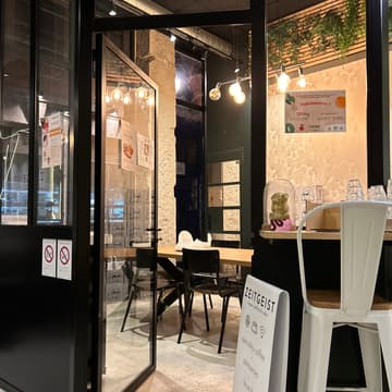 Cover Image for Repas végan et coworking efficace