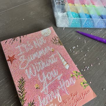 Cover Image for ✨Book Swap And Bedazzle Afternoon -Lisbon📚