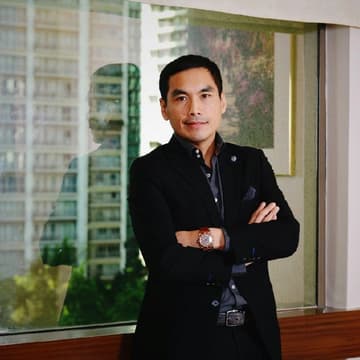 Cover Image for Andrew Khoo: What Does It Take to Build a Life of Meaning and Success While Leading at the Highest Level?