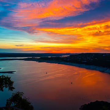Cover Image for VIP Lake Travis Sunset Sailing