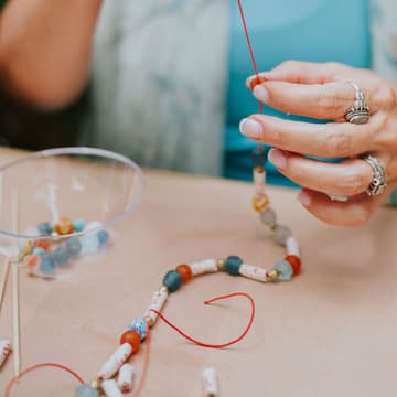 Cover Image for Wish Circle: Paper Bead Bracelets