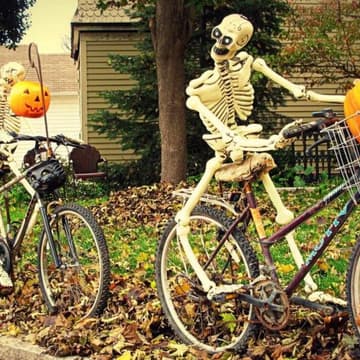 Cover Image for Bike Party Halloween Season Finale! 🚲🪩👻🎃💃