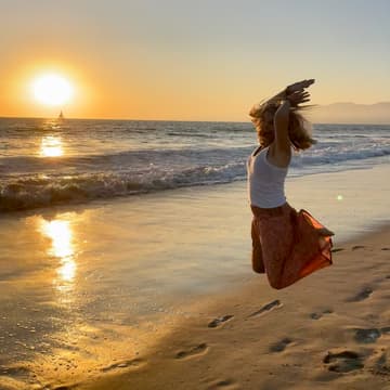 Cover Image for RECLAIM YOUR VOICE Speak with Confidence. Lead with Joy. Show Up Authentically.