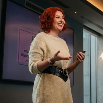 Cover Image for AI Fluency Briefing: 16 use case-uri pe care le poți replica mâine