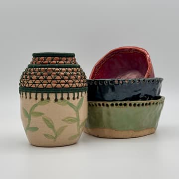 Cover Image for Earth and Fibre Coiled Vessel