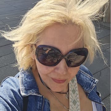 Cover Image for La Voz latina en Dresden