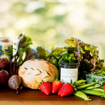 Cover Image for CSA Box Pick-up / Boxes & Brews