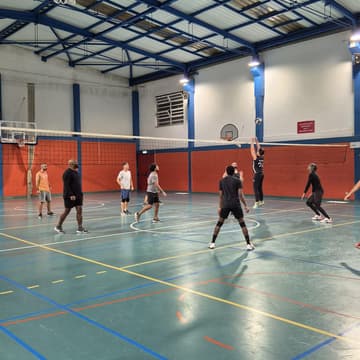 Cover Image for Indoor Volleyball at Olivais (level 3+)