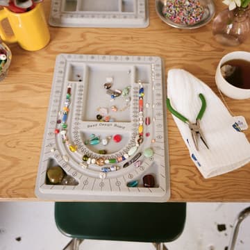 Cover Image for Craft Club: Vintage Beaded Jewelry Making