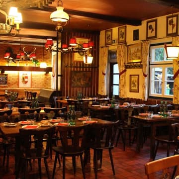 Cover Image for Offline Hangout 📵 | Weingut-Heuriger Alter Bach-Hengl