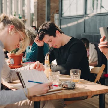 Cover Image for Offline Hangout | 2026 Resolution Review | sphères