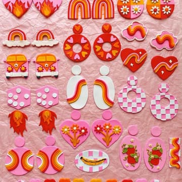 Cover Image for CLAY ALL DAY: ACCESSORIZE YOUR LIFE!