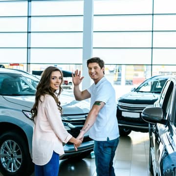 Cover Image for English Conversations: buying a car + talking to a mechanic