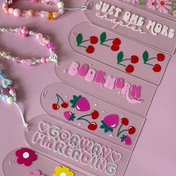 Cover Image for SCRAP CLUB: DIY BOOKMARKS!